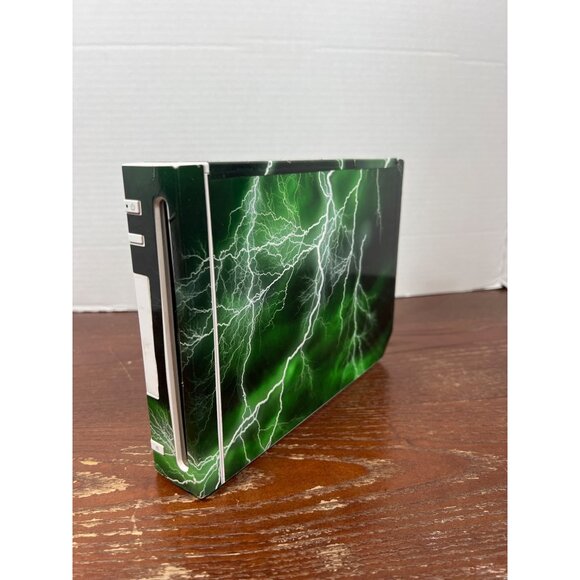 Nintendo Wii Console RVL-001 With Green Lightning Skin Design Tested X3 - Picture 1 of 4